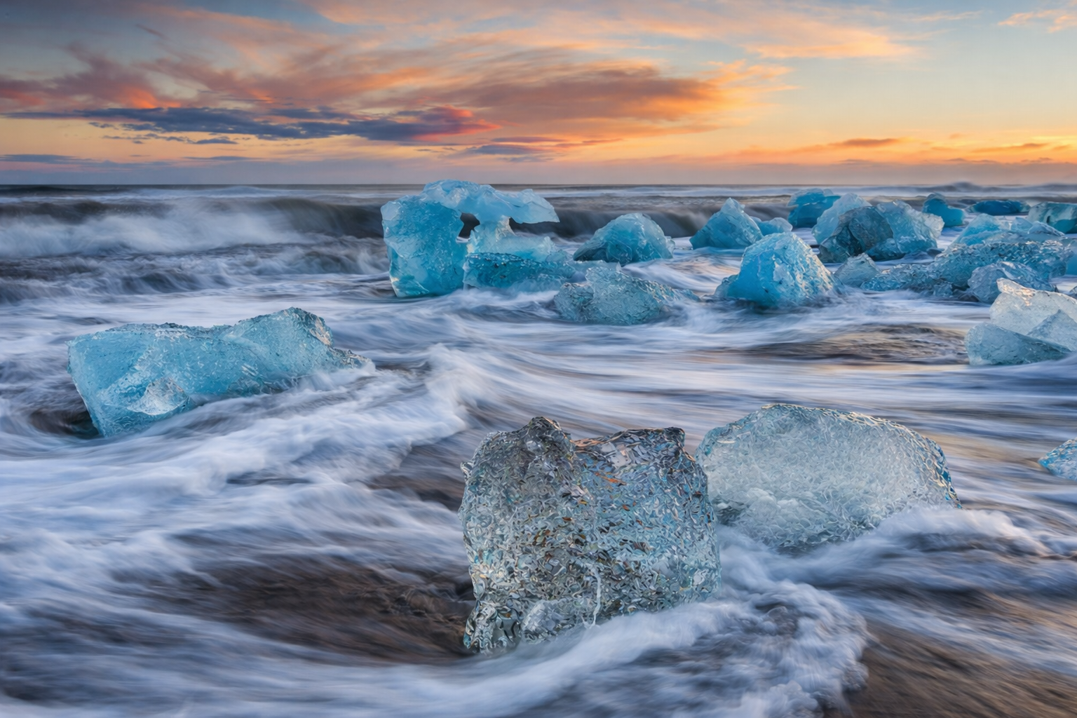 Breiðamerkursandur black sand beach Iceland
